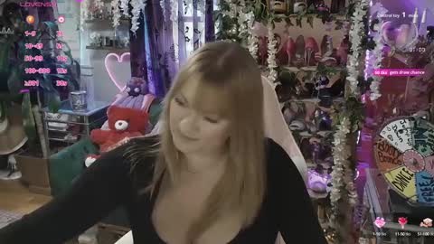 Snapshot of solesticia chatting on October 2, 5:18 pm solesticia online show from October 2, 5:18 pm