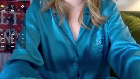 solesticia online show from December 2, 2:30 pm