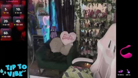 Snapshot of solesticia chatting on March 7, 1:31 am solesticia online show from March 7, 1:31 am