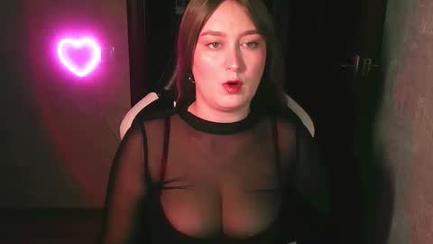 Snapshot of sonibear chatting on September 24, 11:26 pm OksiFels online show from September 24, 11:26 pm