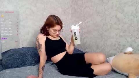Snapshot of sonya_mikki chatting on February 25, 12:38 pm Sonya online show from February 25, 12:38 pm