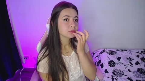 sophi_oo online show from November 8, 5:01 am