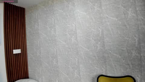 Sophi Thaylorr online show from December 15, 12:43 pm