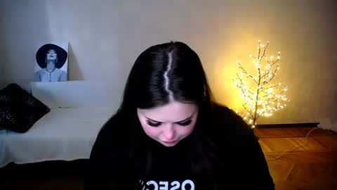 sophia__olsen online show from June 12, 5:59 am