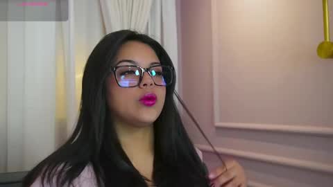 Snapshot of sophia_wilsonn_ chatting on September 22, 11:19 am Sofi online show from September 22, 11:19 am