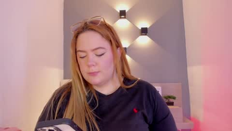 Sofi online show from February 4, 12:11 pm