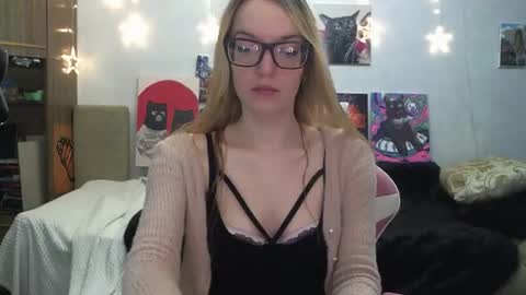 Snapshot of sophiasonata chatting on September 21, 9:35 pm SophiaSonata online show from September 21, 9:35 pm