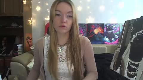 Snapshot of sophiasonata chatting on February 16, 11:27 am SophiaSonata online show from February 16, 11:27 am