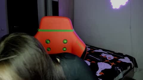 Snapshot of sophie__lambert chatting on October 16, 8:44 pm sophie__lambert online show from October 16, 8:44 pm