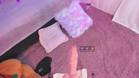 Snapshot of sophie_bunny1 chatting on March 6, 4:08 am Sophie online show from March 6, 4:08 am