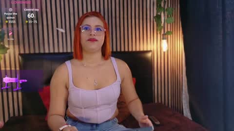 Snapshot of sophie_new25 chatting on September 17, 12:25 pm sophie_new25 online show from September 17, 12:25 pm