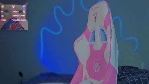 sophie_nomenal_ online show from July 4, 7:26 am