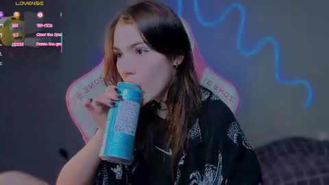 sophie_nomenal_ online show from June 18, 8:36 pm