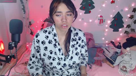 Snapshot of sophie_north chatting on December 25, 6:09 pm Sophie online show from December 25, 6:09 pm