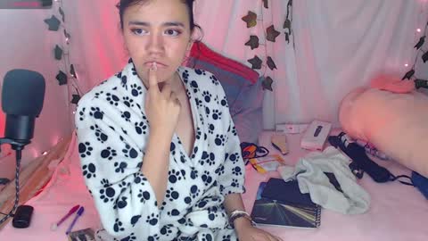 Snapshot of sophie_north chatting on January 20, 1:21 pm Sophie online show from January 20, 1:21 pm