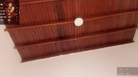 sophie_smith19 online show from October 21, 1:59 pm