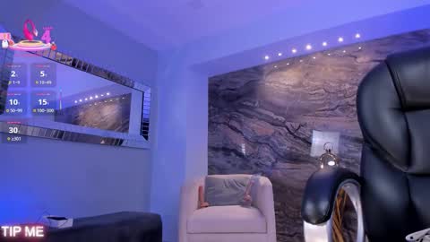 Snapshot of sophiebarnett_ chatting on September 23, 1:26 am Sophie online show from September 23, 1:26 am