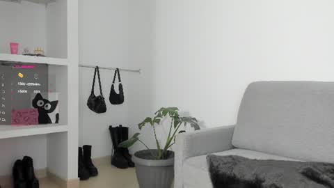 sophie  online show from July 12, 7:14 pm