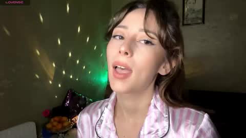 Mira online show from November 29, 9:08 pm