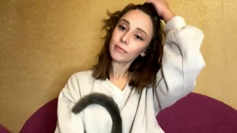 Snapshot of sophiedescoteaux chatting on October 3, 10:37 pm Mira online show from October 3, 10:37 pm