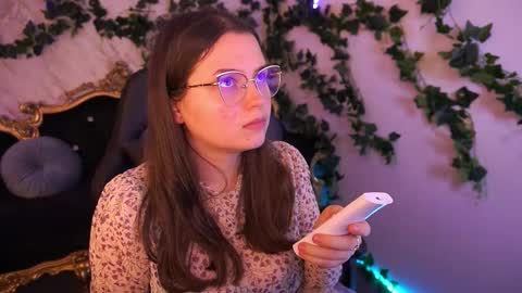 Snapshot of sophieedreams chatting on October 17, 3:15 pm sophieedreams online show from October 17, 3:15 pm