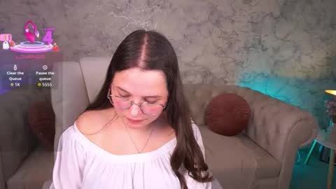 Snapshot of sophieedreams chatting on October 3, 7:52 pm sophieedreams online show from October 3, 7:52 pm