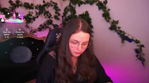 sophieedreams online show from December 14, 11:10 pm