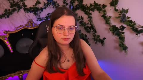 Snapshot of sophieedreams chatting on October 18, 3:26 pm sophieedreams online show from October 18, 3:26 pm