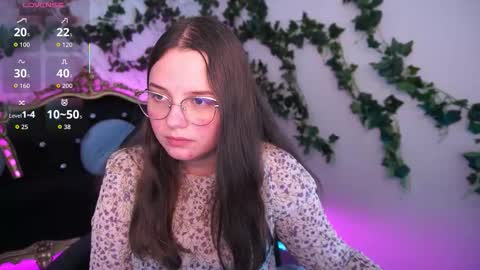 Snapshot of sophieedreams chatting on October 15, 1:57 pm sophieedreams online show from October 15, 1:57 pm