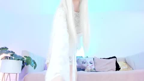 Snapshot of sophiehill_gh chatting on October 3, 12:27 am SOPH online show from October 3, 12:27 am