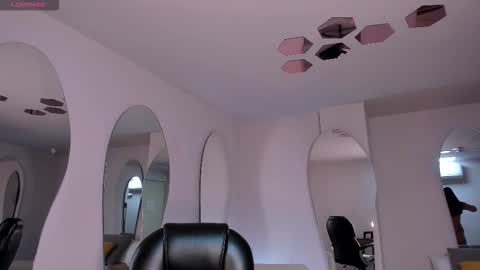 Sophie online show from March 1, 11:15 pm