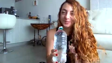 Snapshot of sophielatina chatting on March 4, 5:56 pm Sophia online show from March 4, 5:56 pm