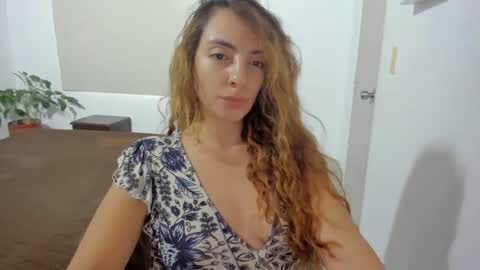 Snapshot of sophielatina chatting on March 6, 10:36 pm Sophia online show from March 6, 10:36 pm