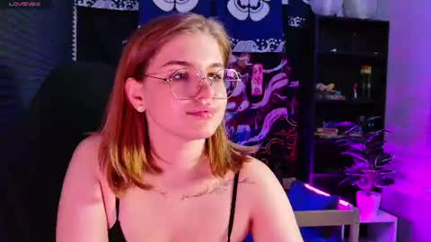 Sophie online show from July 18, 8:55 pm