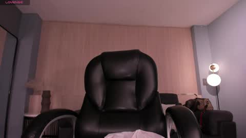 Sophie  Palmer online show from May 31, 12:44 pm