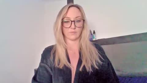 Sophie Taylor online show from December 21, 12:59 am