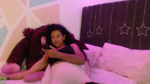 Snapshot of sophiia_dreams chatting on January 21, 12:04 am Sophia this is not my real name online show from January 21, 12:04 am