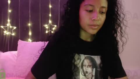 Snapshot of sophiia_dreams chatting on January 10, 11:39 pm Sophia this is not my real name online show from January 10, 11:39 pm