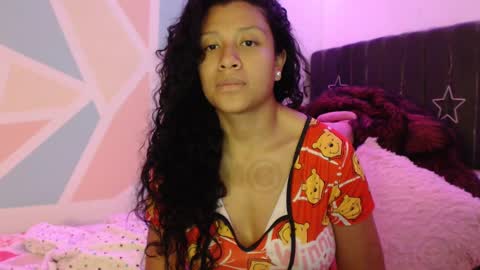 Snapshot of sophiia_dreams chatting on September 10, 12:21 am Sophia this is not my real name online show from September 10, 12:21 am