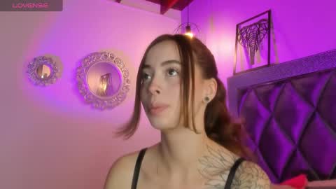 Snapshot of sophiia_gomezz_ chatting on December 30, 12:20 pm sophi online show from December 30, 12:20 pm