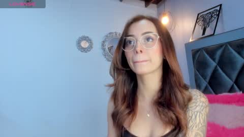 Snapshot of sophiia_gomezz_ chatting on December 26, 3:10 pm sophi online show from December 26, 3:10 pm