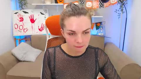 Snapshot of sophiiastarr chatting on October 18, 7:26 pm sophiiastarr online show from October 18, 7:26 pm