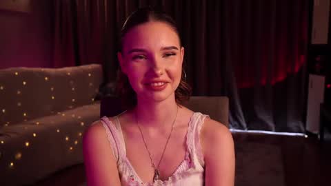 sylene online show from December 15, 4:01 pm