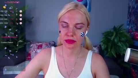 Lisa online show from July 1, 2:55 am