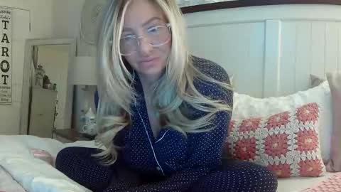 Snapshot of southernbarbii chatting on December 30, 12:20 pm Your Barbii online show from December 30, 12:20 pm