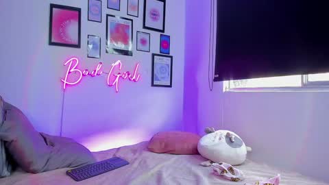 Nicki OF  online show from December 10, 3:55 pm