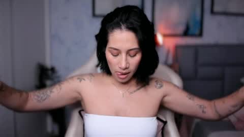 brisa  s online show from April 11, 10:24 pm