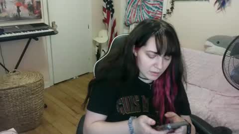 Snapshot of spawnofademon chatting on December 24, 4:11 am spawnofademon online show from December 24, 4:11 am