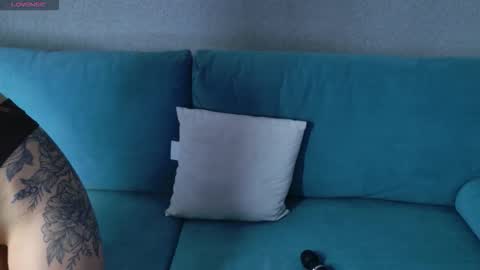 Snapshot of special_person chatting on October 21, 6:28 am Nicole online show from October 21, 6:28 am