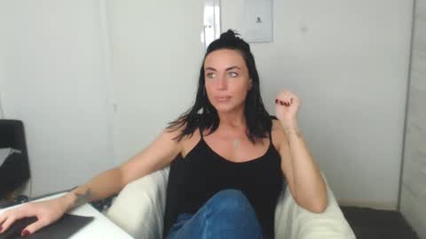Snapshot of spicemint chatting on January 28, 6:39 pm Carla online show from January 28, 6:39 pm